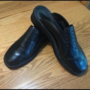 Clark’s clog mules